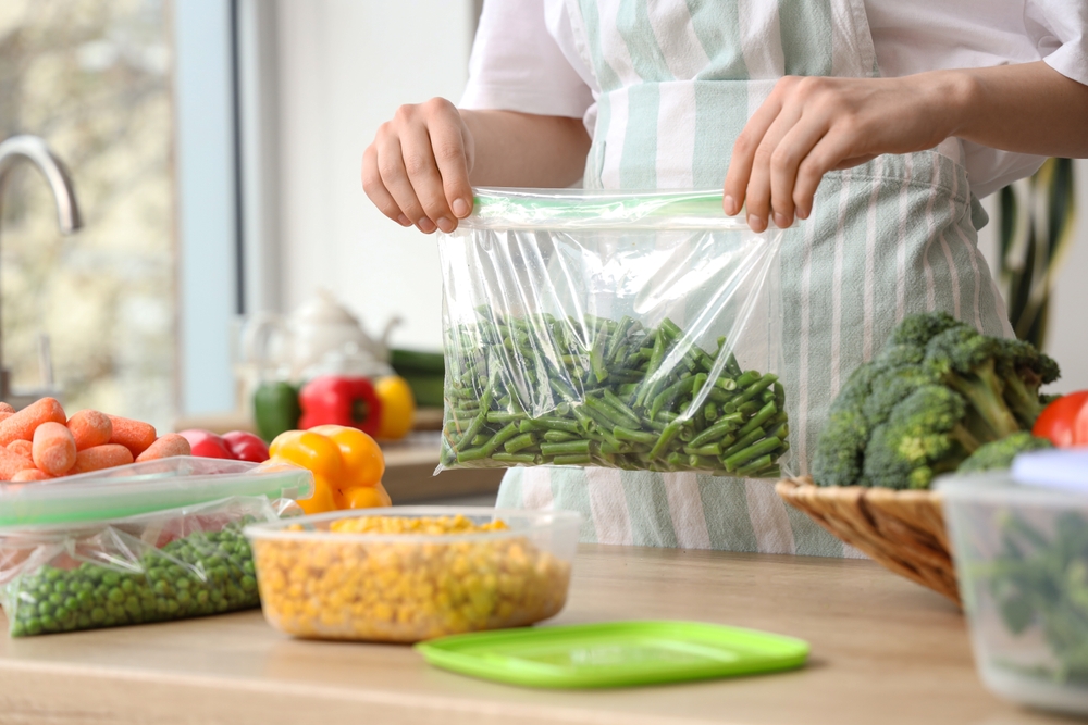 What are the Advantages of 12V Freezers?